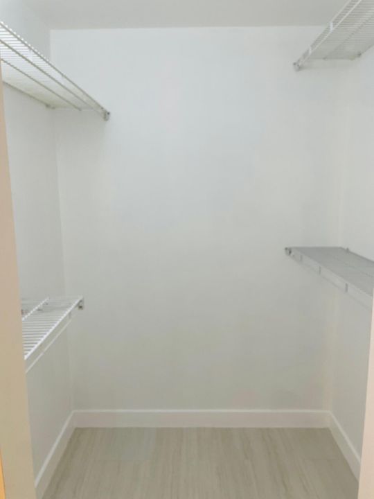 В аренду: $1,900 (2 спален, 1 ванн, 935 Квадратных фут)