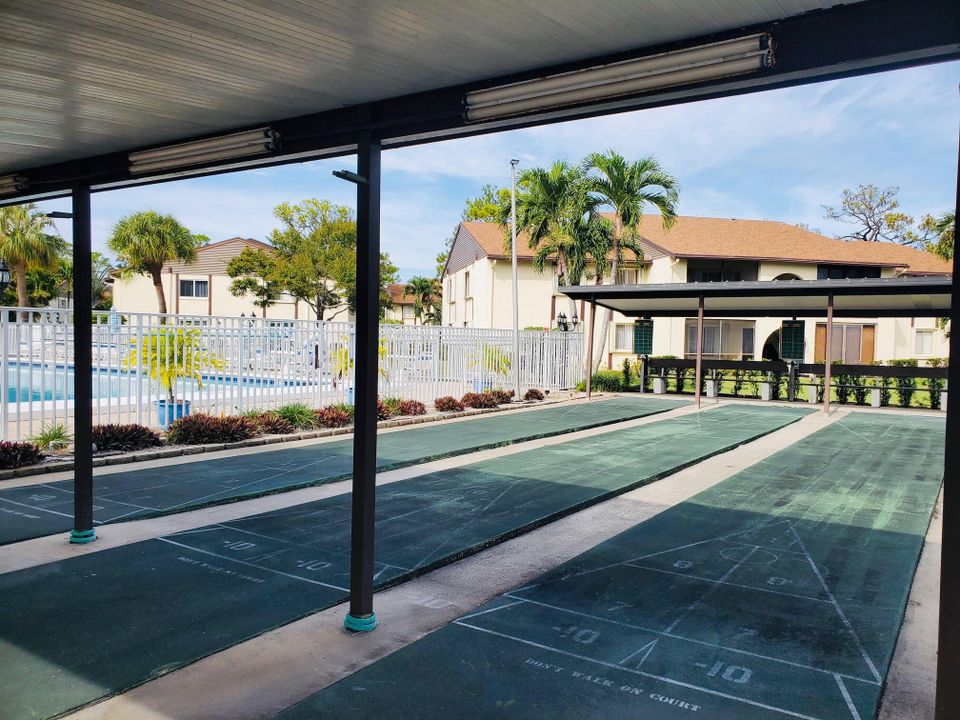 В аренду: $1,900 (2 спален, 1 ванн, 935 Квадратных фут)