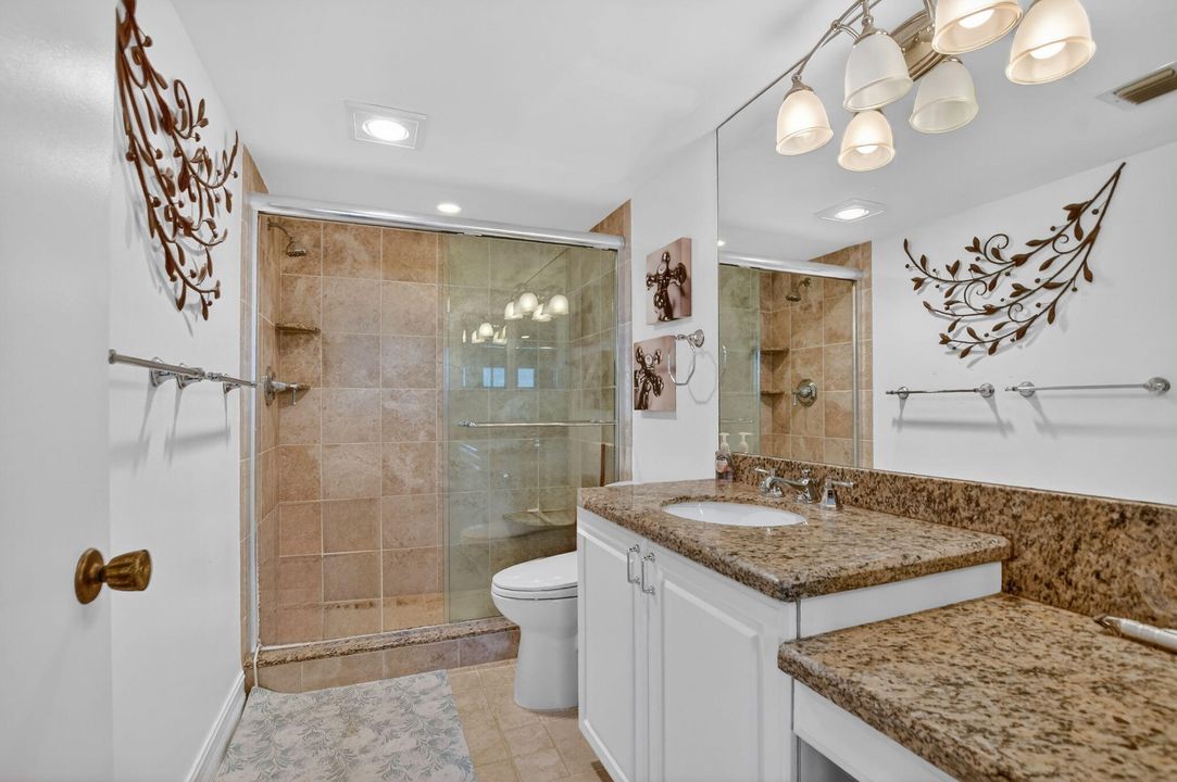 待售: $199,000 (2 贝兹, 2 浴室, 1255 平方英尺)