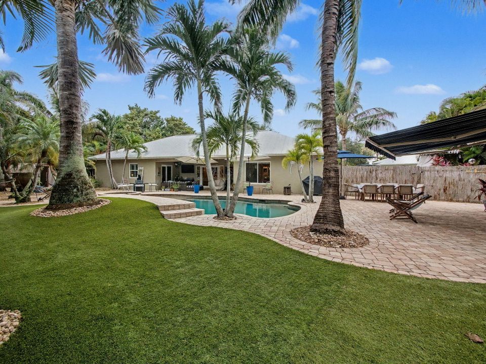 For Rent: $12,000 (5 beds, 3 baths, 2737 Square Feet)