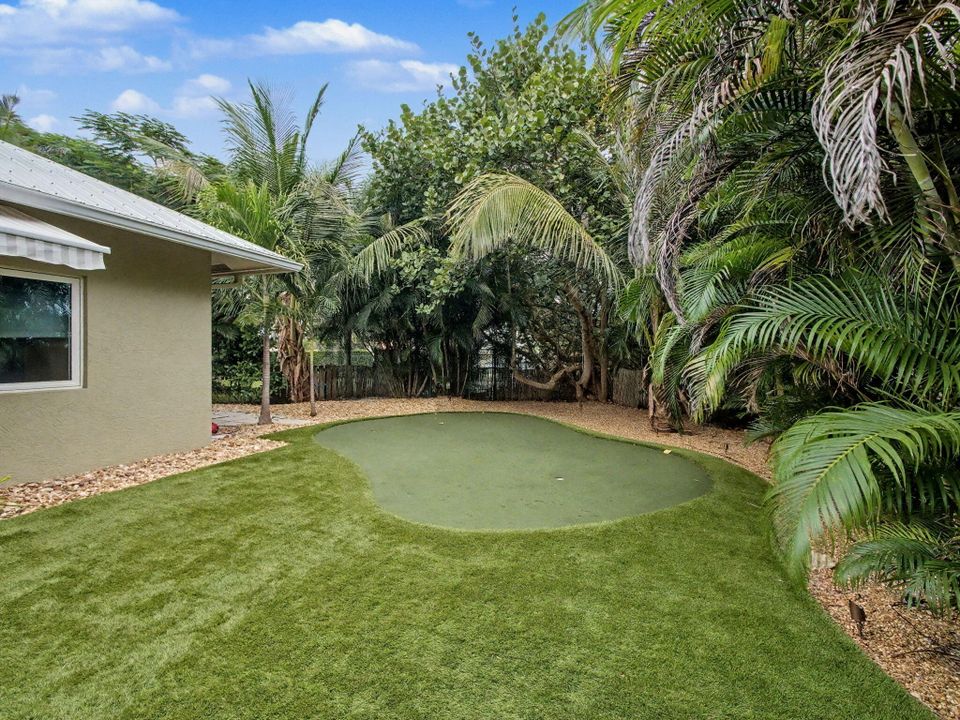 For Rent: $12,000 (5 beds, 3 baths, 2737 Square Feet)