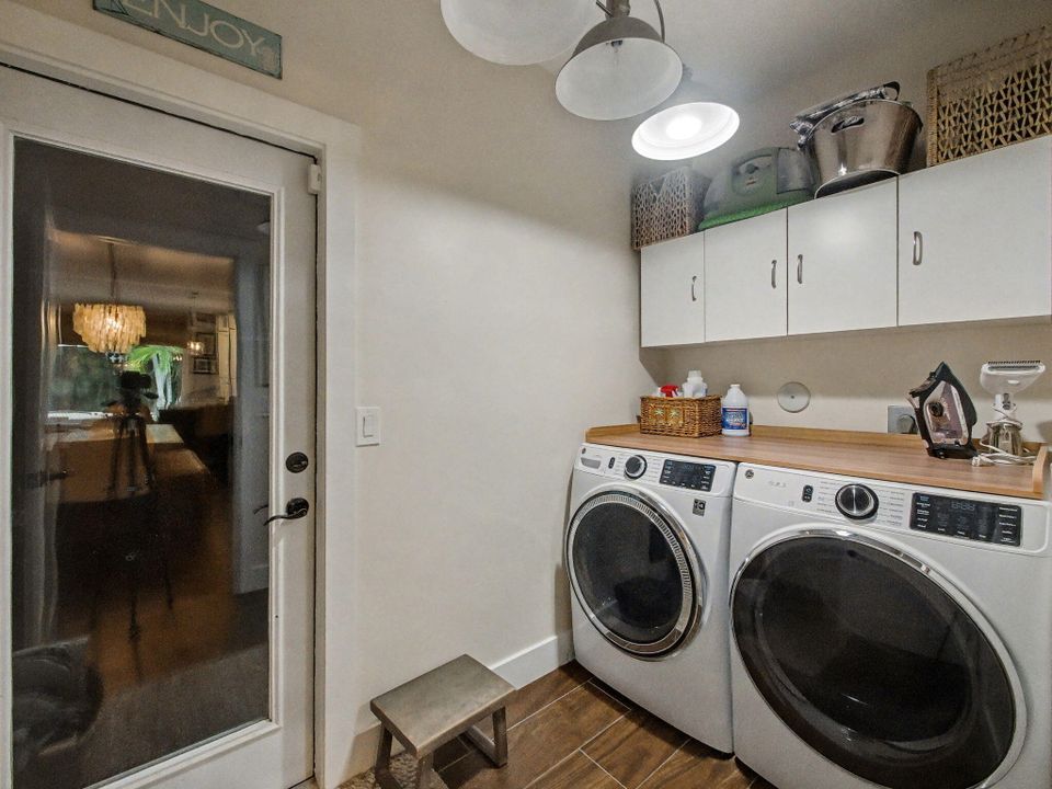 For Rent: $12,000 (5 beds, 3 baths, 2737 Square Feet)