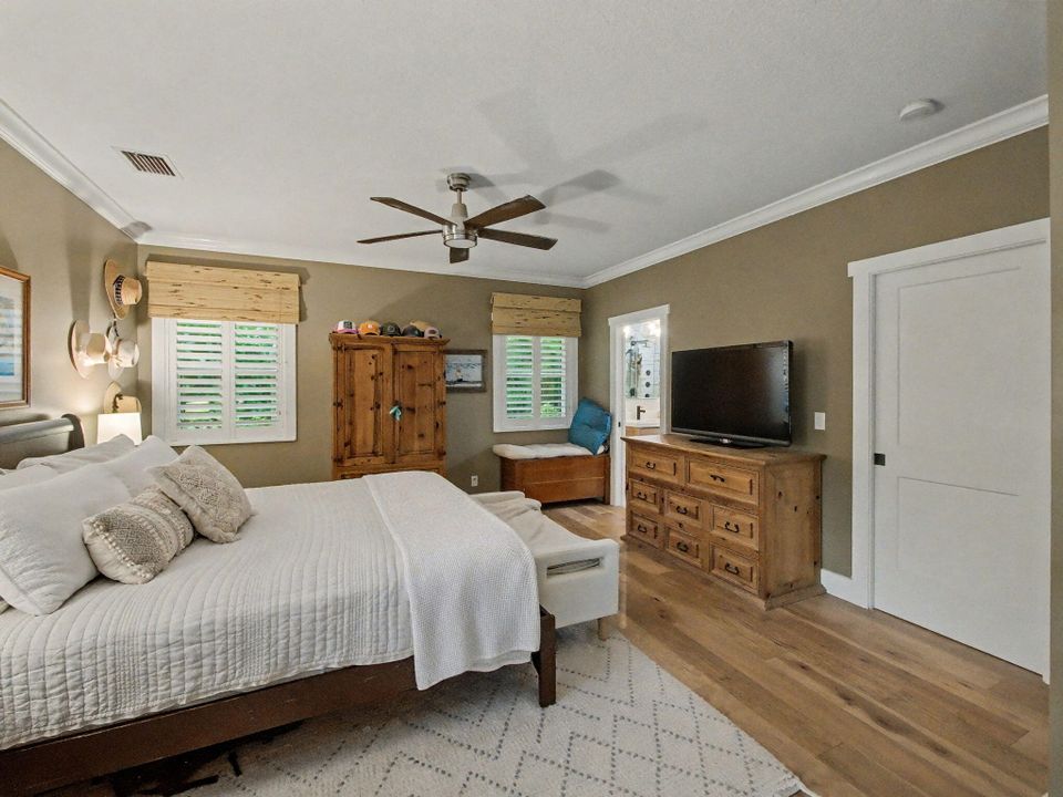 For Rent: $12,000 (5 beds, 3 baths, 2737 Square Feet)