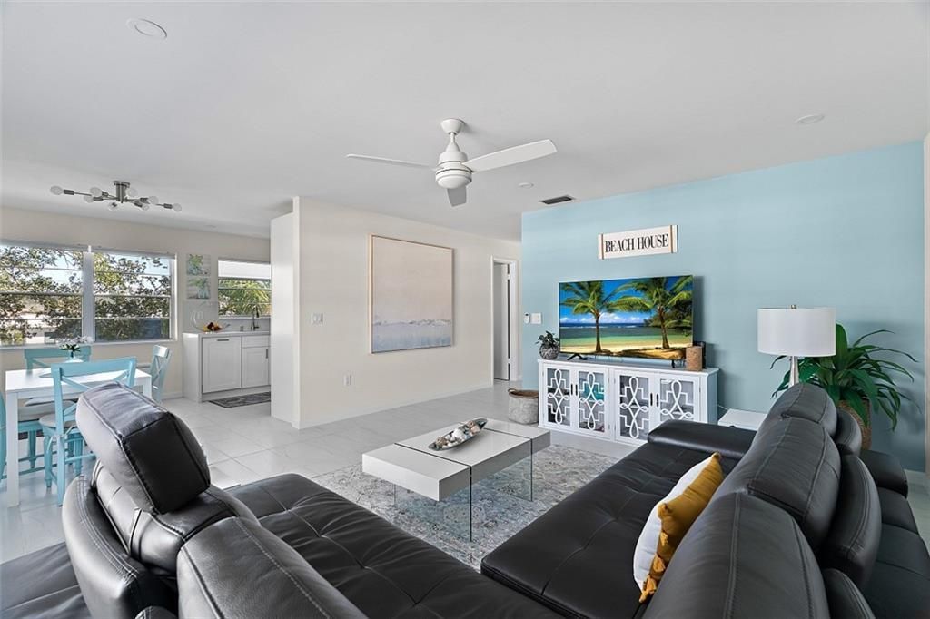 На продажу: $169,000 (2 спален, 2 ванн, 1000 Квадратных фут)