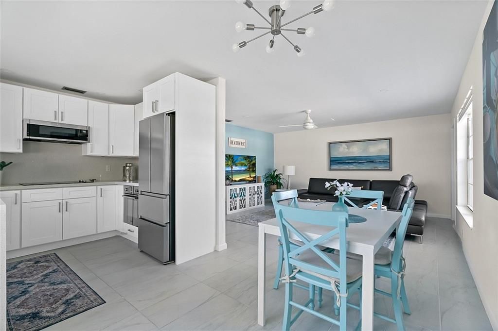 На продажу: $169,000 (2 спален, 2 ванн, 1000 Квадратных фут)