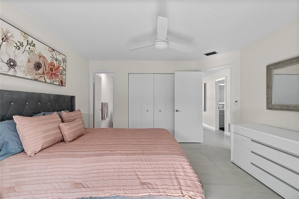 На продажу: $169,000 (2 спален, 2 ванн, 1000 Квадратных фут)