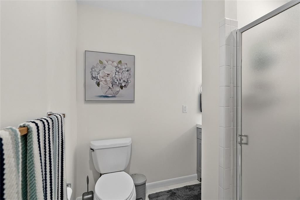 На продажу: $169,000 (2 спален, 2 ванн, 1000 Квадратных фут)