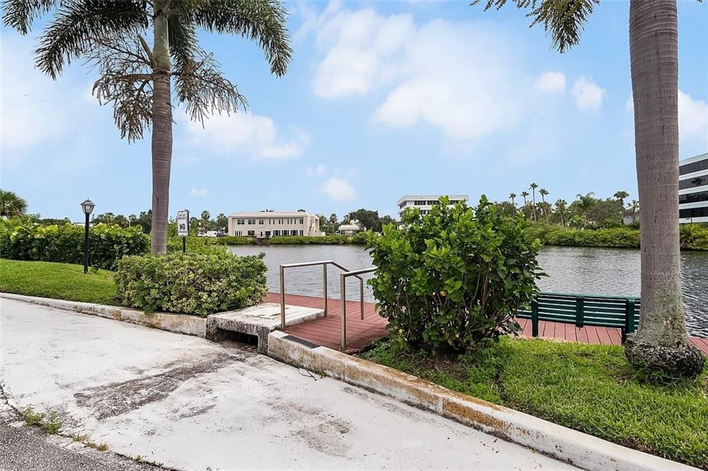 На продажу: $169,000 (2 спален, 2 ванн, 1000 Квадратных фут)