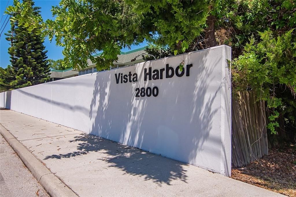 На продажу: $169,000 (2 спален, 2 ванн, 1000 Квадратных фут)