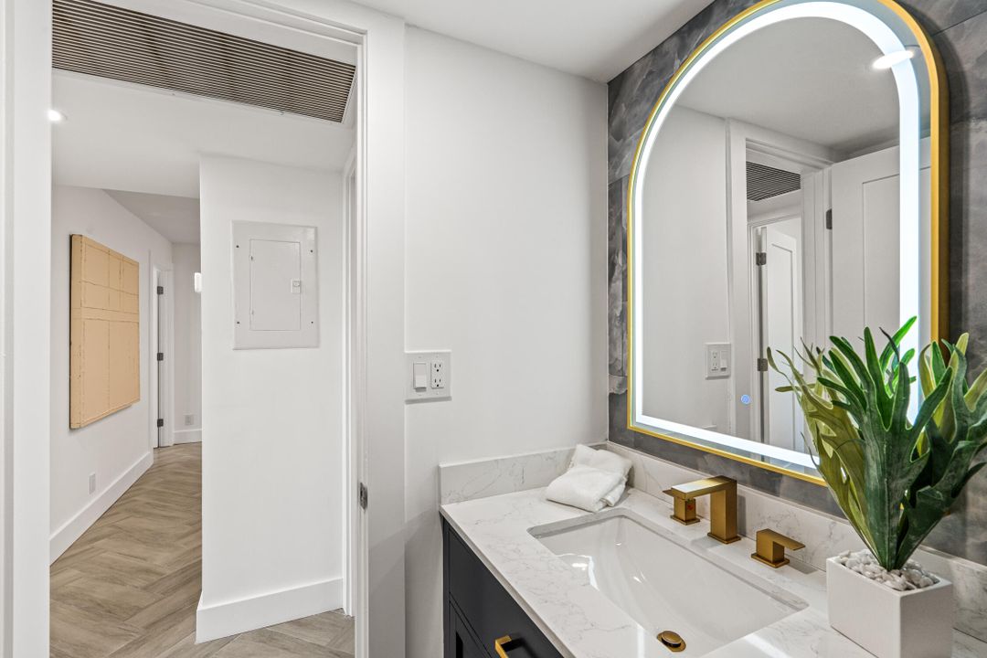 For Sale: $1,395,000 (3 beds, 2 baths, 1273 Square Feet)