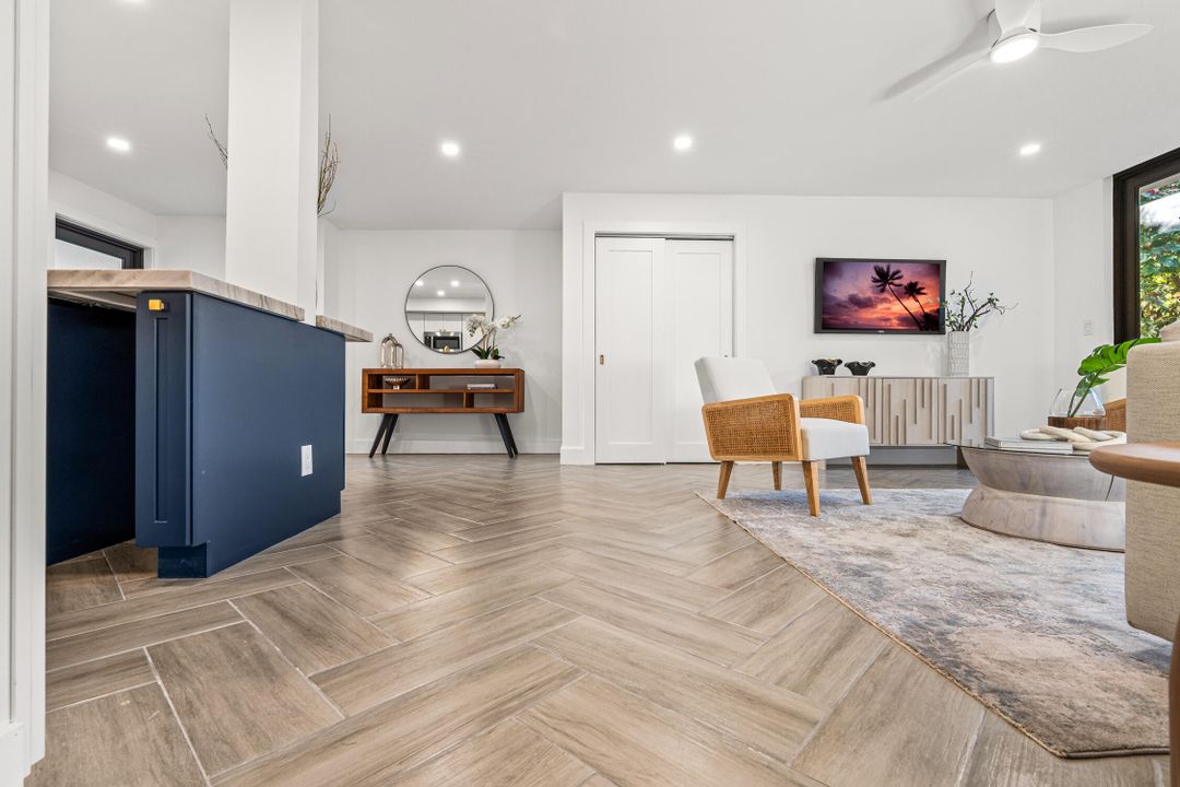 For Sale: $1,395,000 (3 beds, 2 baths, 1273 Square Feet)