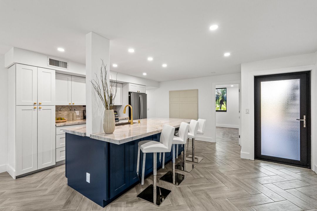 For Sale: $1,395,000 (3 beds, 2 baths, 1273 Square Feet)