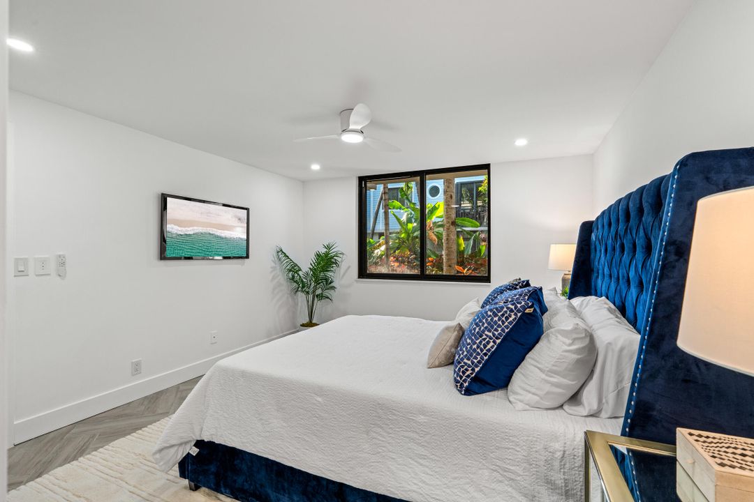 For Sale: $1,395,000 (3 beds, 2 baths, 1273 Square Feet)