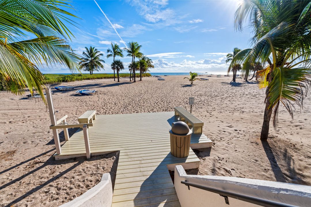 For Sale: $1,395,000 (3 beds, 2 baths, 1273 Square Feet)