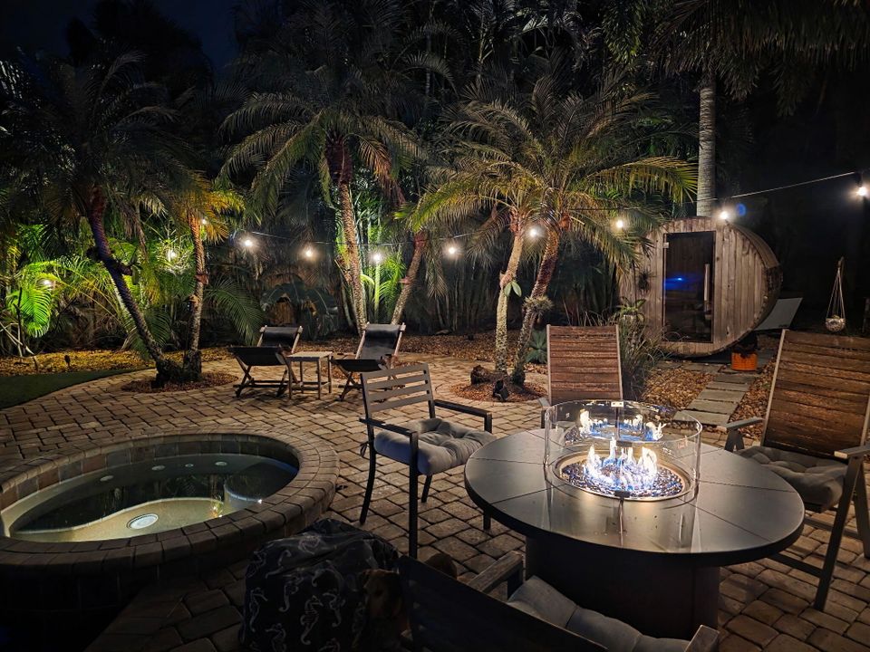 For Rent: $12,000 (5 beds, 3 baths, 2737 Square Feet)