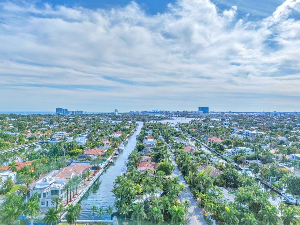 For Sale: $3,750,000 (2 beds, 2 baths, 1258 Square Feet)