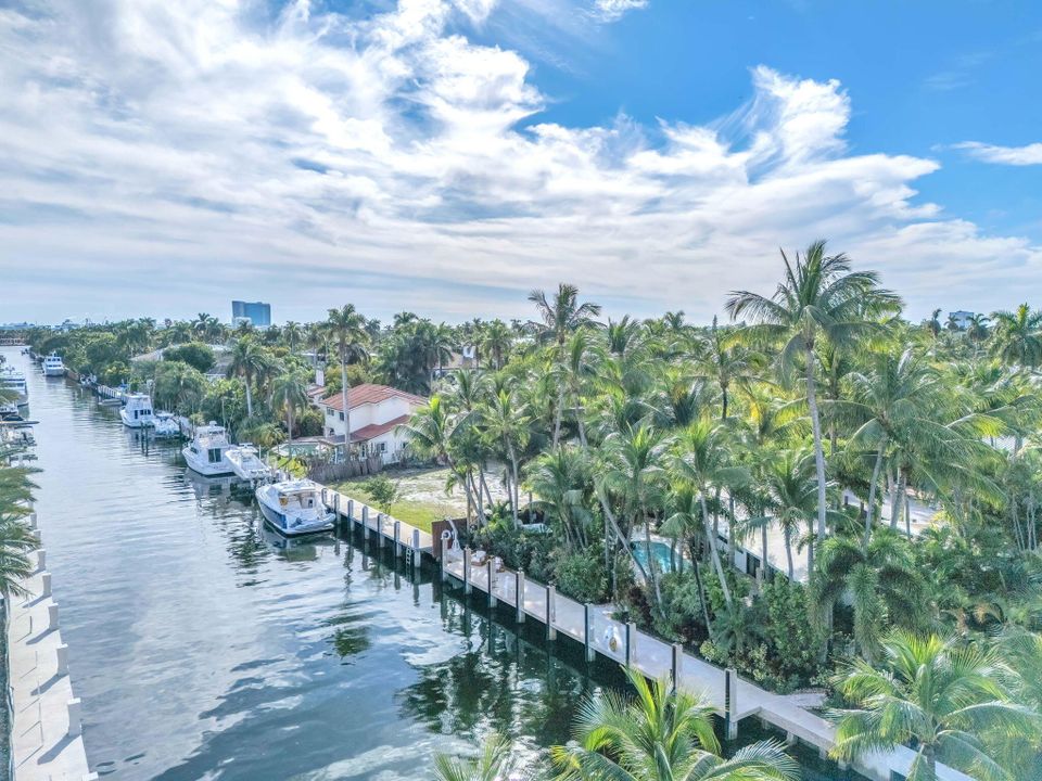 For Sale: $3,750,000 (2 beds, 2 baths, 1258 Square Feet)