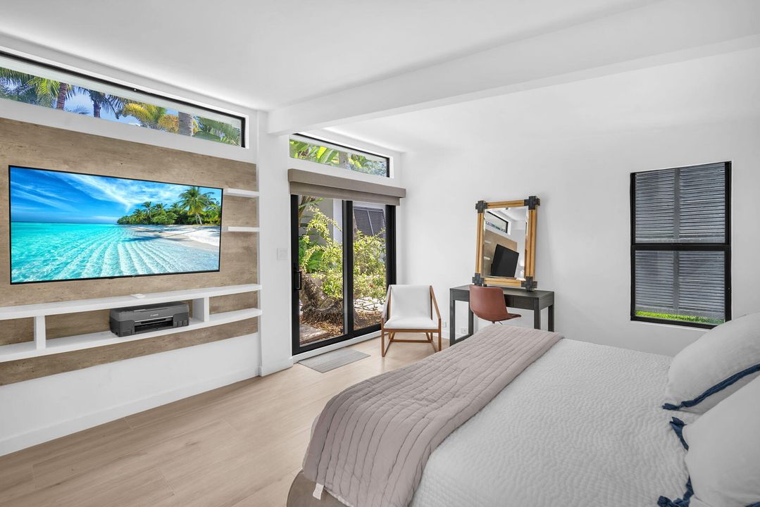 For Sale: $3,750,000 (2 beds, 2 baths, 1258 Square Feet)