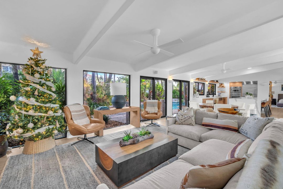 For Sale: $3,750,000 (2 beds, 2 baths, 1258 Square Feet)
