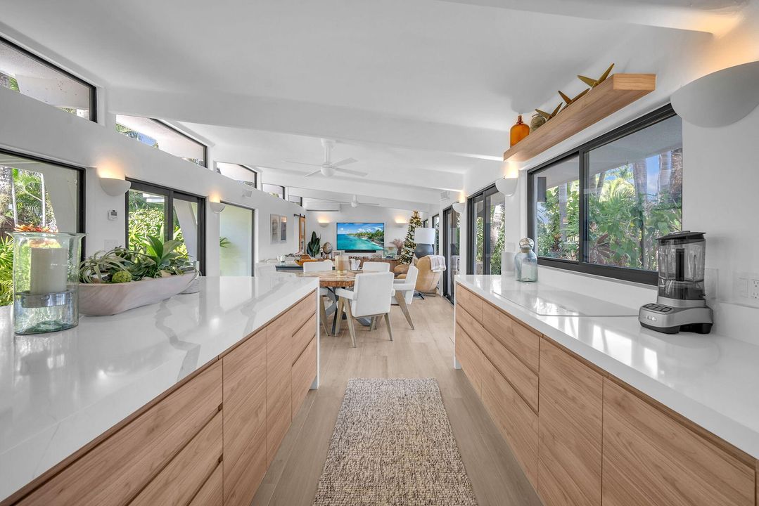 For Sale: $3,750,000 (2 beds, 2 baths, 1258 Square Feet)