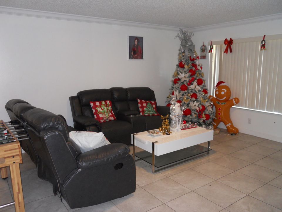 En Venta: $280,000 (3 camas, 2 baños, 1312 Pies cuadrados)