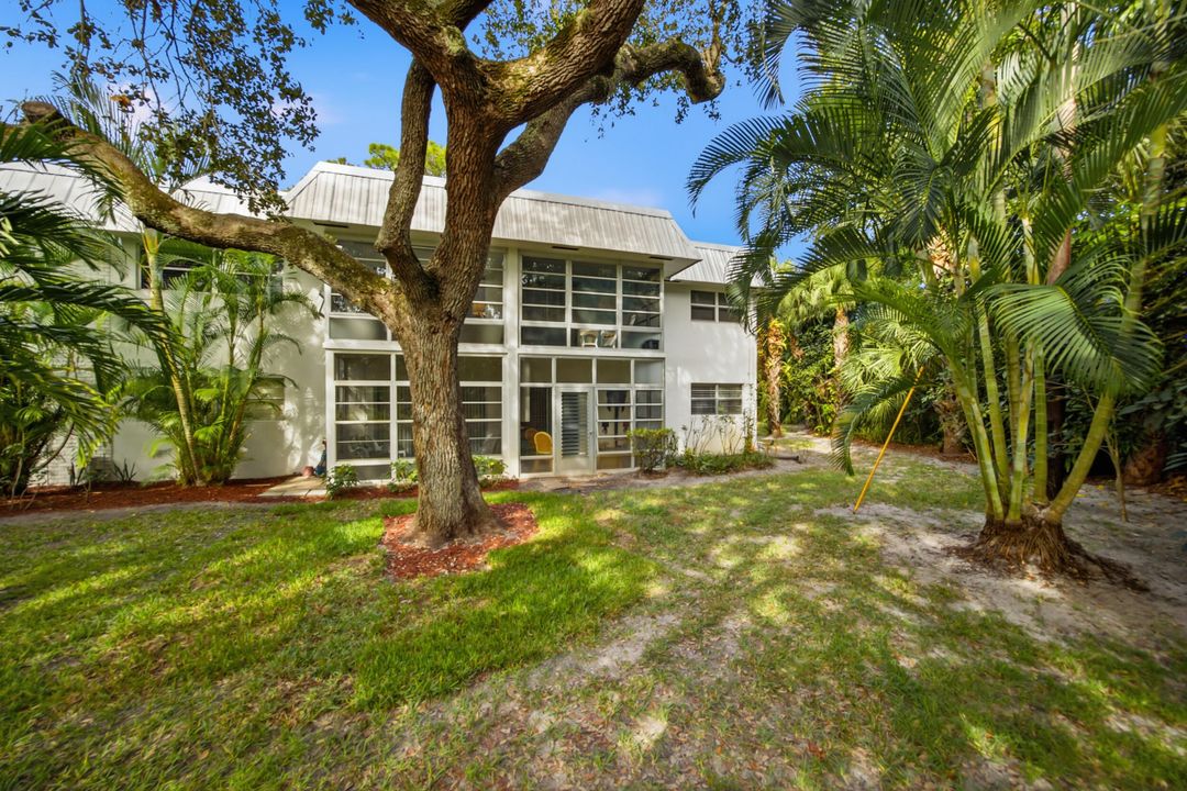 For Sale: $158,000 (2 beds, 2 baths, 992 Square Feet)