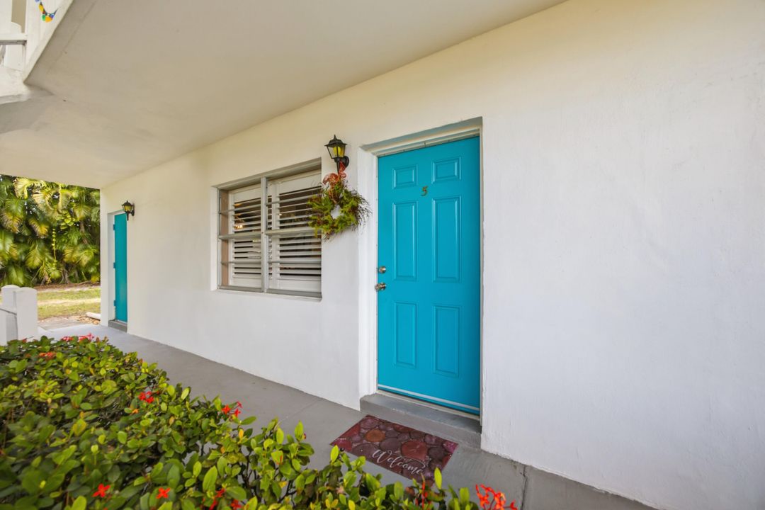 For Sale: $158,000 (2 beds, 2 baths, 992 Square Feet)