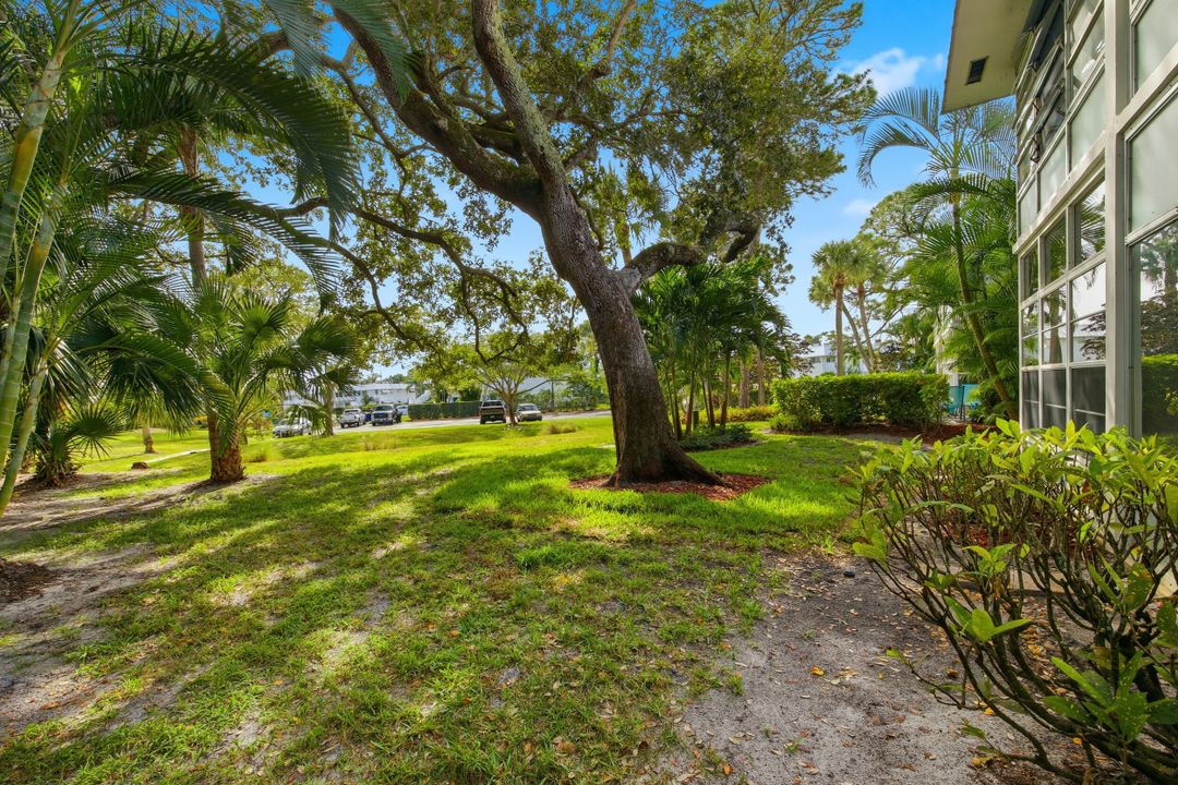 For Sale: $158,000 (2 beds, 2 baths, 992 Square Feet)