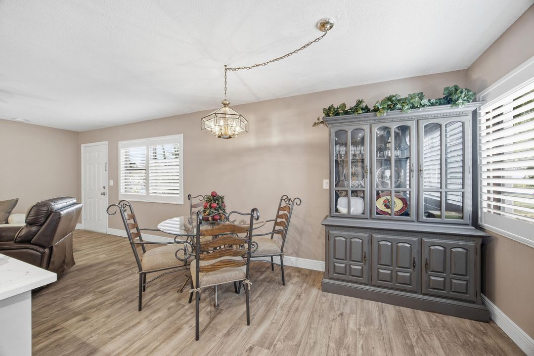 For Sale: $158,000 (2 beds, 2 baths, 992 Square Feet)