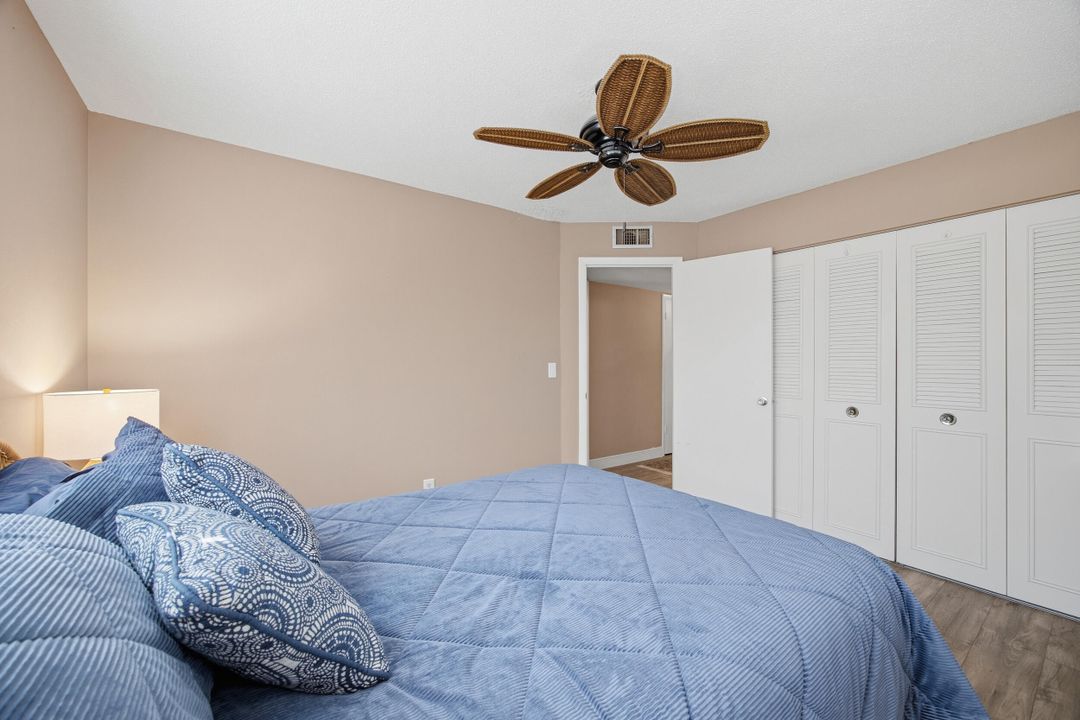 For Sale: $158,000 (2 beds, 2 baths, 992 Square Feet)