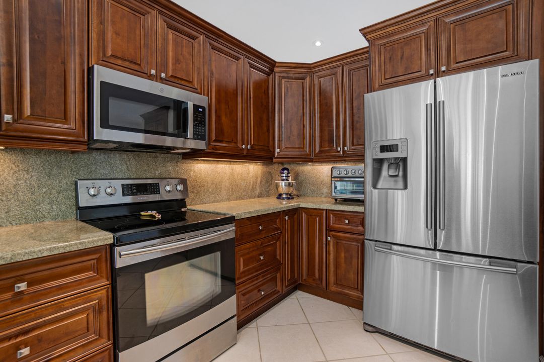 Activo con contrato: $640,000 (4 camas, 2 baños, 2150 Pies cuadrados)