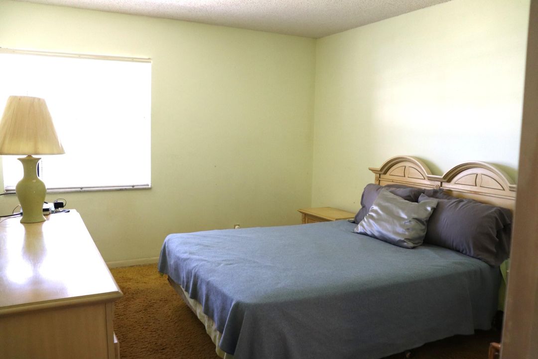 待售: $86,900 (2 贝兹, 2 浴室, 910 平方英尺)