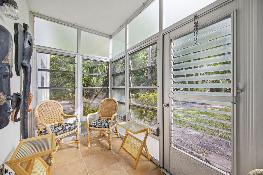 For Sale: $158,000 (2 beds, 2 baths, 992 Square Feet)