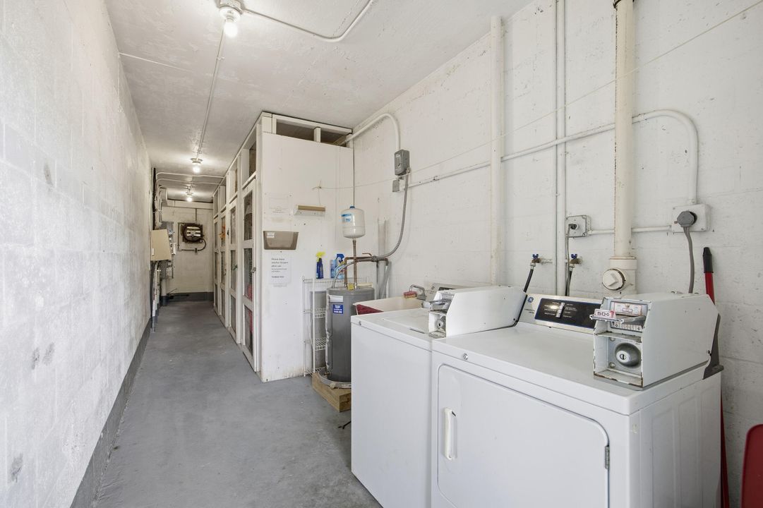 For Sale: $158,000 (2 beds, 2 baths, 992 Square Feet)