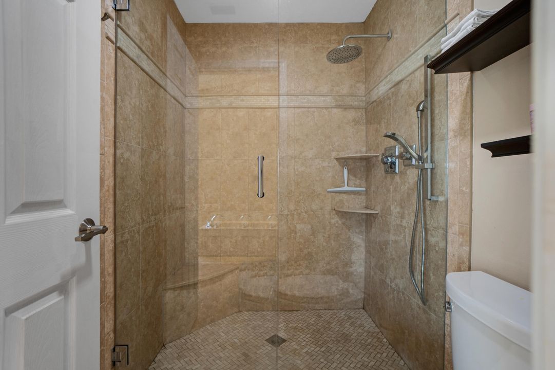 Activo con contrato: $640,000 (4 camas, 2 baños, 2150 Pies cuadrados)