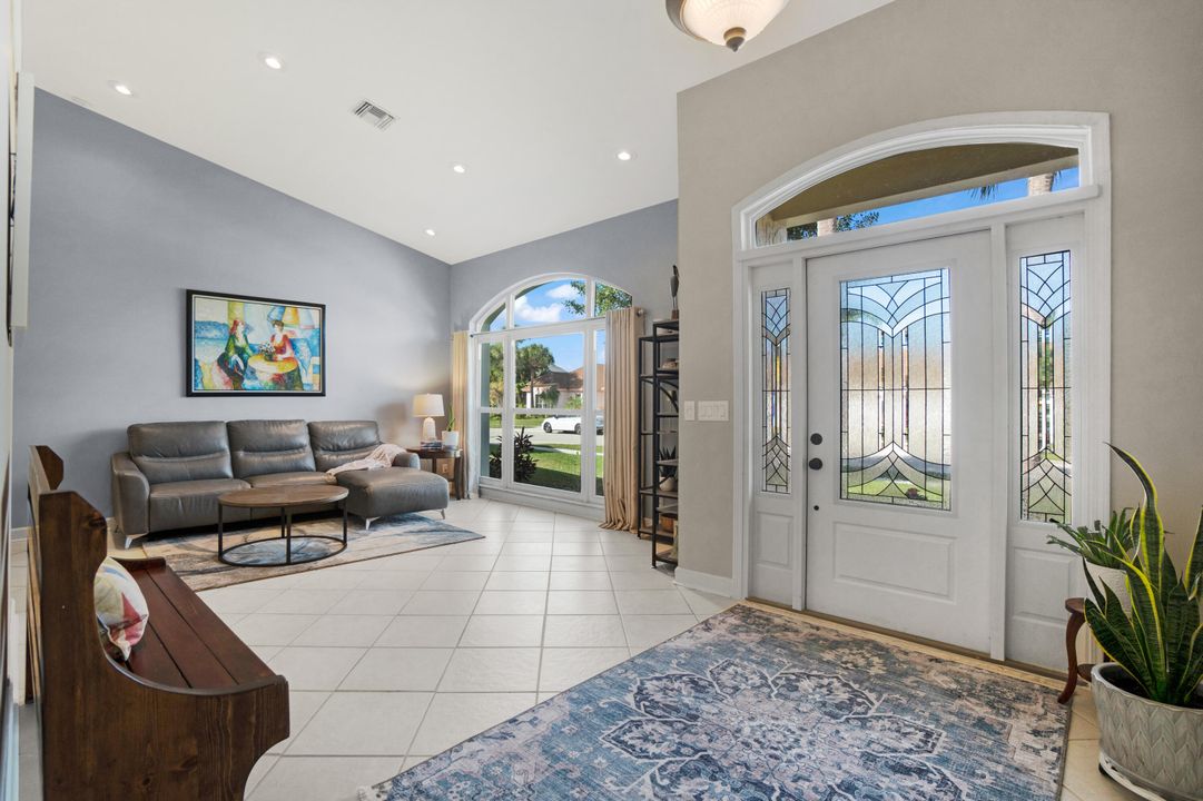 Activo con contrato: $640,000 (4 camas, 2 baños, 2150 Pies cuadrados)