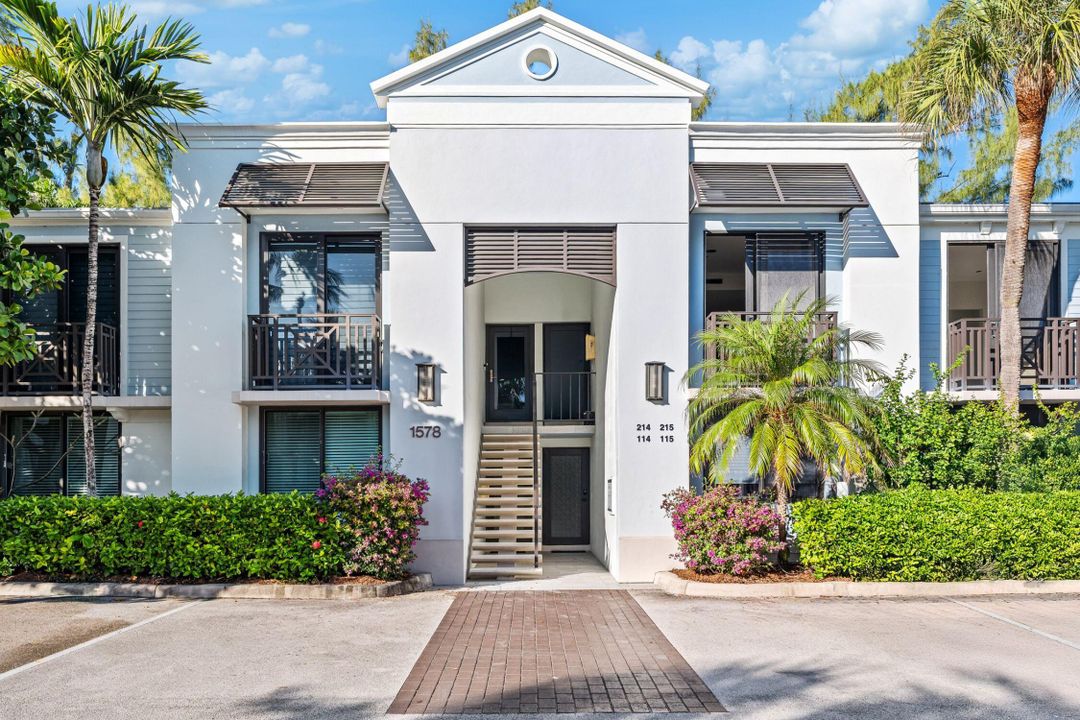 For Sale: $1,395,000 (3 beds, 2 baths, 1273 Square Feet)