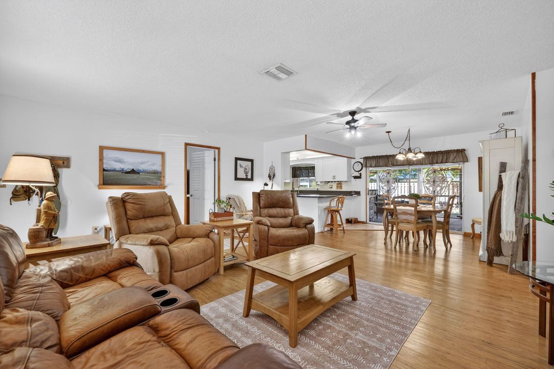 For Sale: $430,000 (3 beds, 2 baths, 1526 Square Feet)