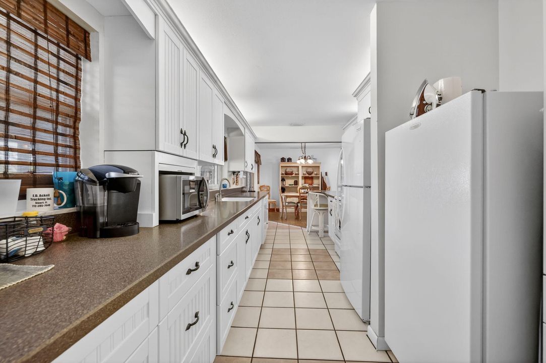 For Sale: $430,000 (3 beds, 2 baths, 1526 Square Feet)