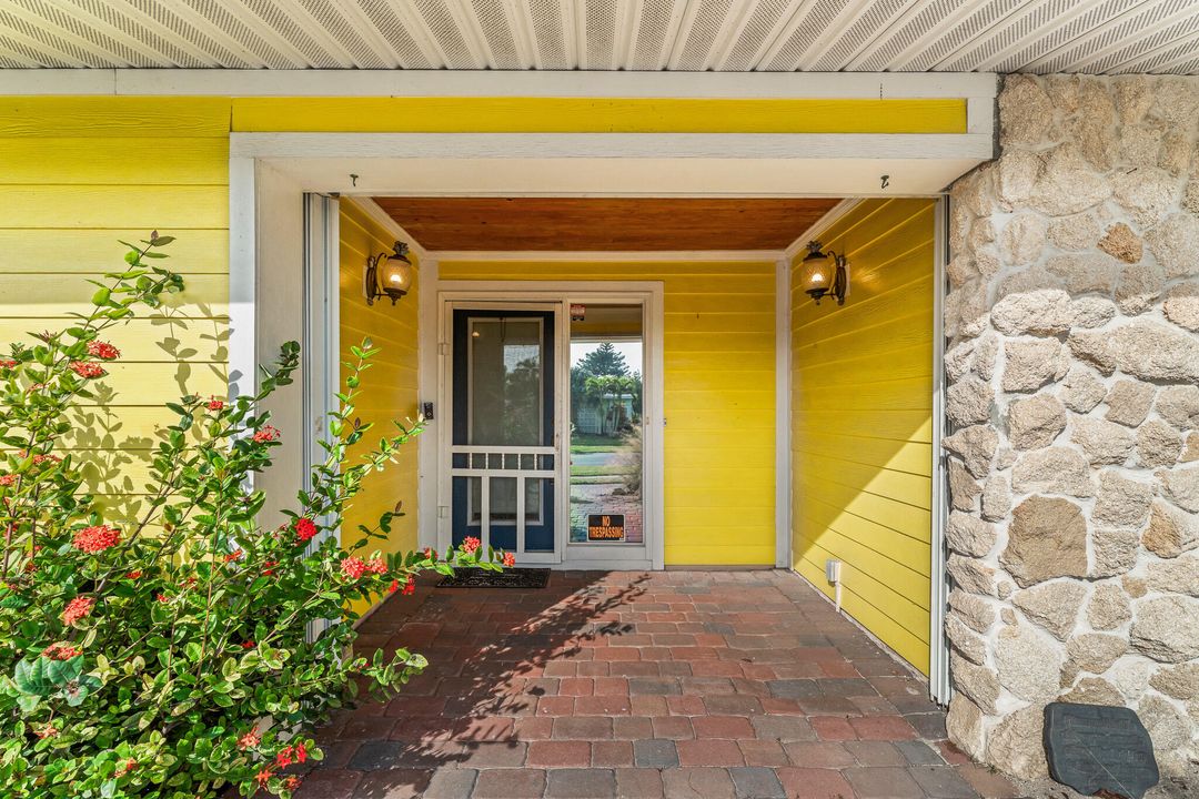 For Sale: $410,000 (3 beds, 2 baths, 1318 Square Feet)