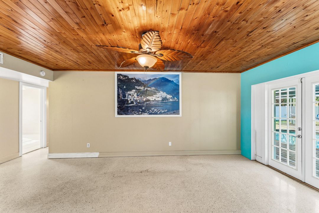 For Sale: $410,000 (3 beds, 2 baths, 1318 Square Feet)