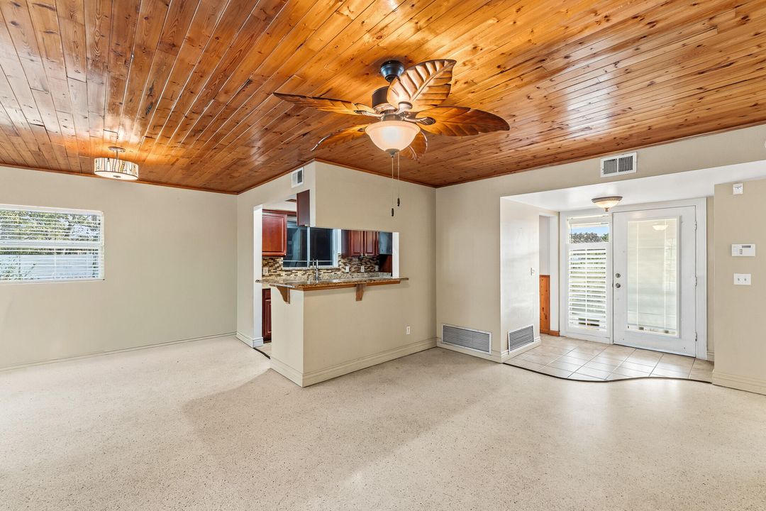 For Sale: $410,000 (3 beds, 2 baths, 1318 Square Feet)