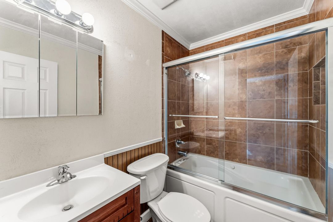 For Sale: $410,000 (3 beds, 2 baths, 1318 Square Feet)