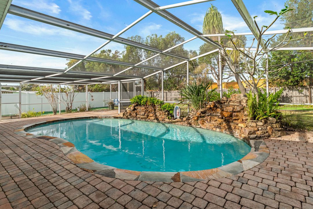 For Sale: $410,000 (3 beds, 2 baths, 1318 Square Feet)