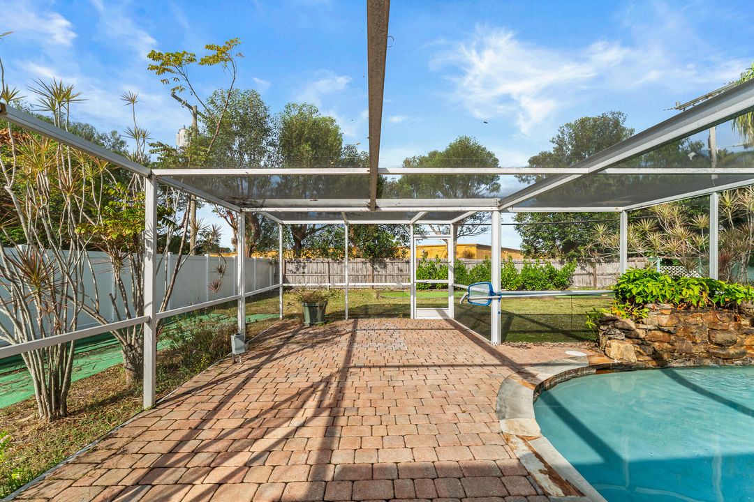 For Sale: $410,000 (3 beds, 2 baths, 1318 Square Feet)