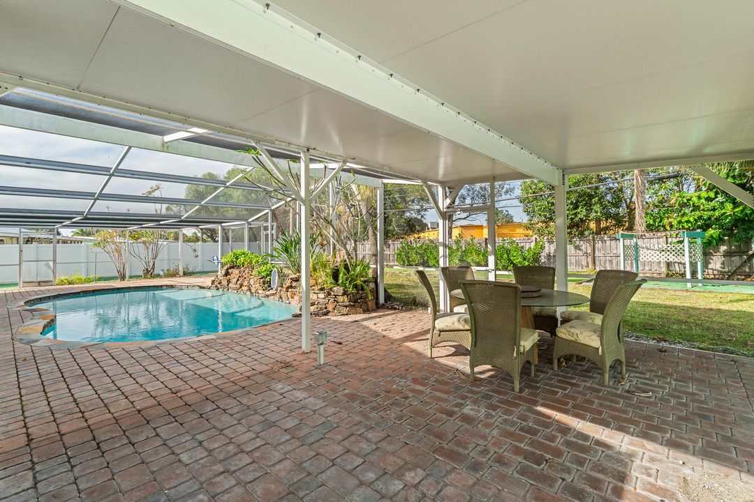 For Sale: $410,000 (3 beds, 2 baths, 1318 Square Feet)