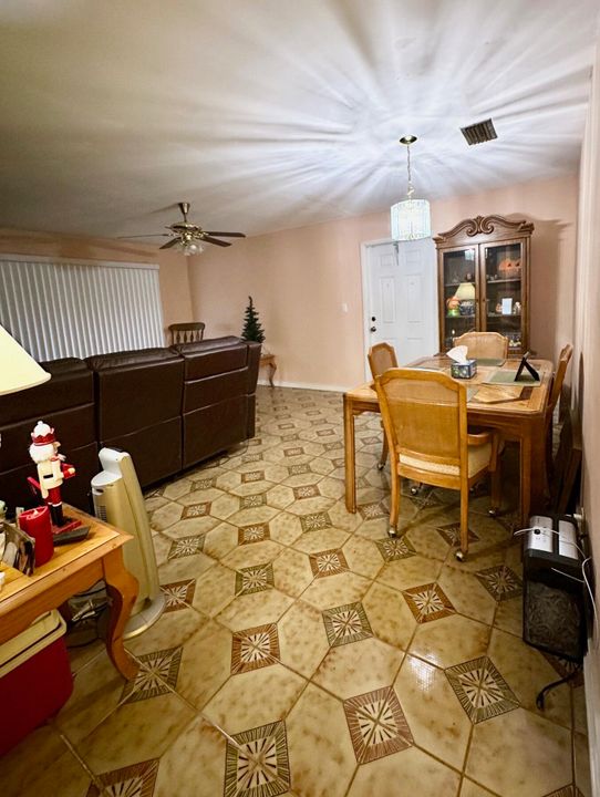 For Sale: $150,000 (2 beds, 2 baths, 1019 Square Feet)