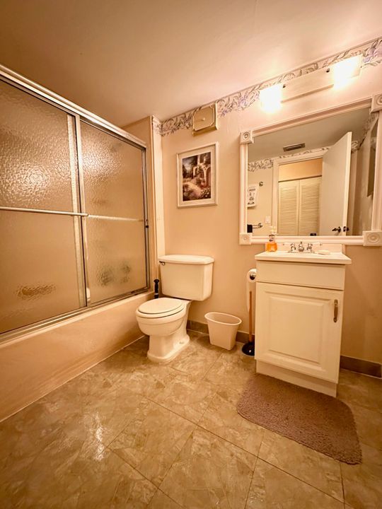 For Sale: $150,000 (2 beds, 2 baths, 1019 Square Feet)