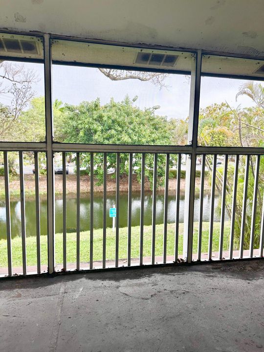 For Sale: $150,000 (2 beds, 2 baths, 1019 Square Feet)