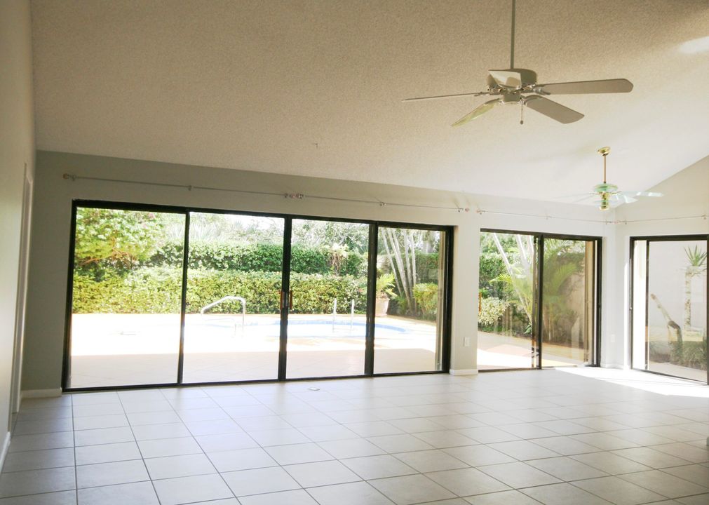 For Rent: $4,800 (3 beds, 2 baths, 1889 Square Feet)